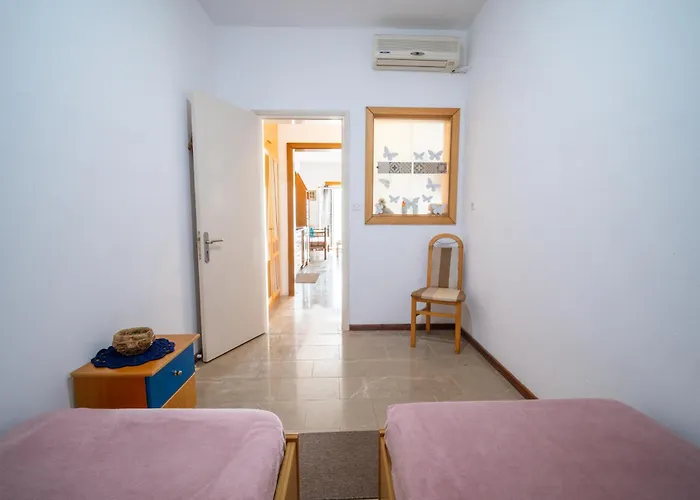 Apartment Antonis Galouzis *